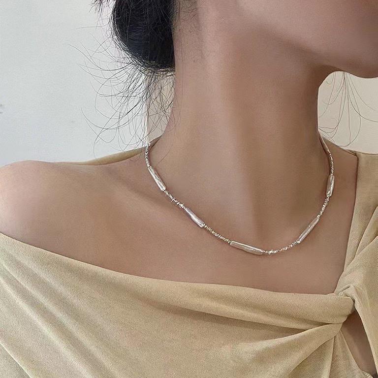 S925 Silver Freshwater Pearl Necklace: Elegant Baroque Toothpick Clavicle Chain for Women.