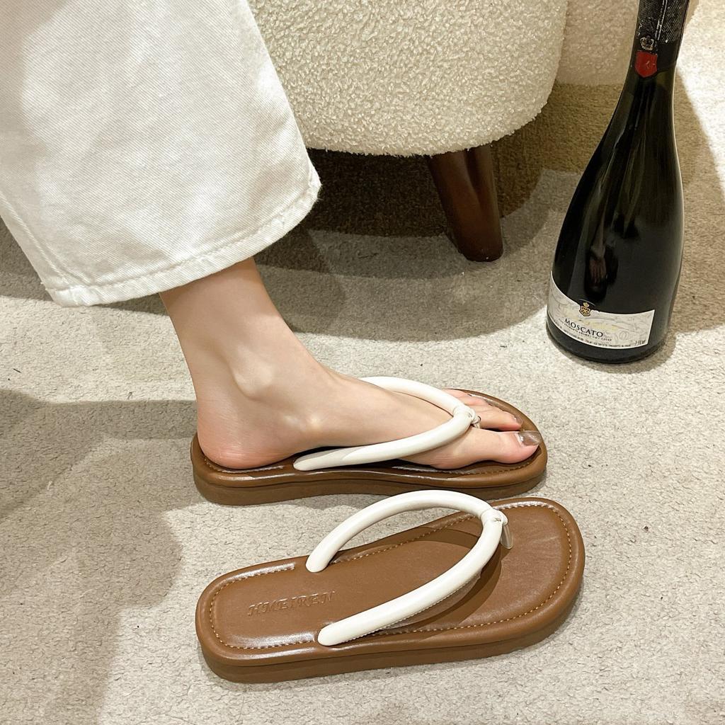 Foot Fashion Flip-flops Women's Non-slip Cool Slippers 2025 New Flat Bottom Seaside Beach Outer Wear Summer Internet Celebrity Clip