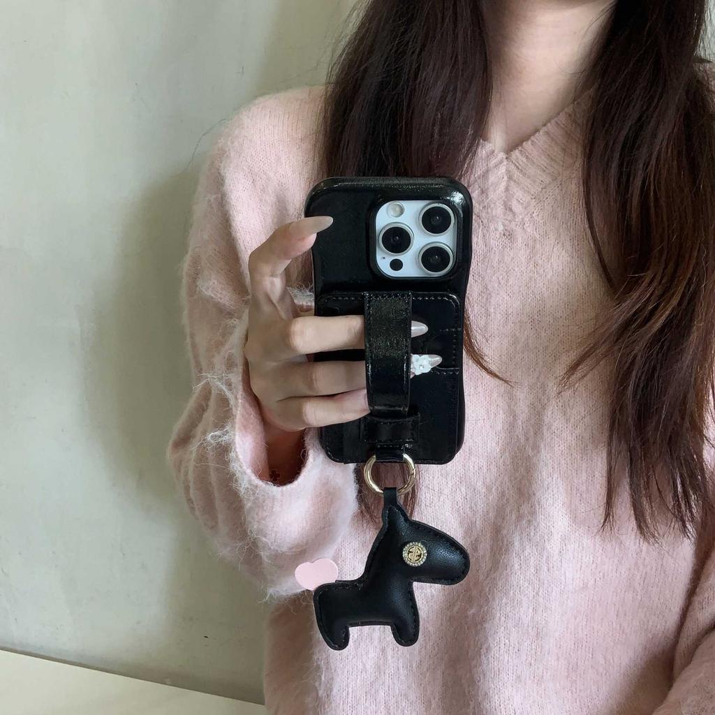 Pull Wrist Strap Bracket for Apple 17promax Mobile Phone Case iPhone16 Love Horse 15 Card Bag 14 Women