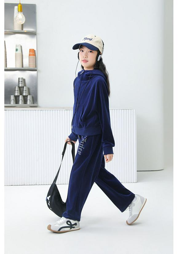 European & American Velvet Hoodie & Straight-Leg Pants Set for Girls - Two-Piece Casual Sportswear