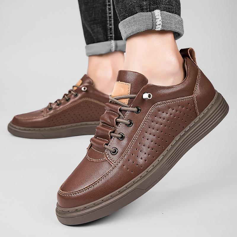 Nové jarní pánské kožené boty ležérní pohodlné boty módní tenisky pro vysoce kvalitní pánské venkovní šněrovací děrované plátěné boty