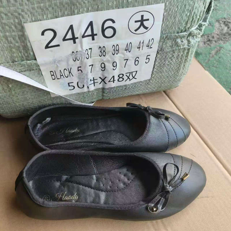 Injection molding flat-soled single shoes niche stock shoes 36-41 new women's shoes women