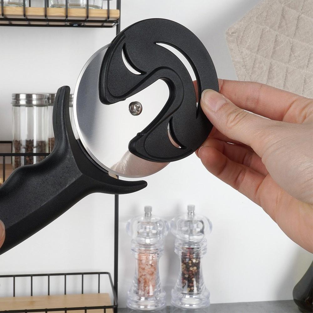 Round steel pizza cutter 20 cm