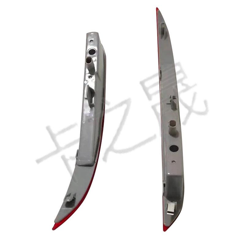 BMW X4 X6 G02 F16 Rear Bumper Decorative Lights (Part #63147323186/63147323185)