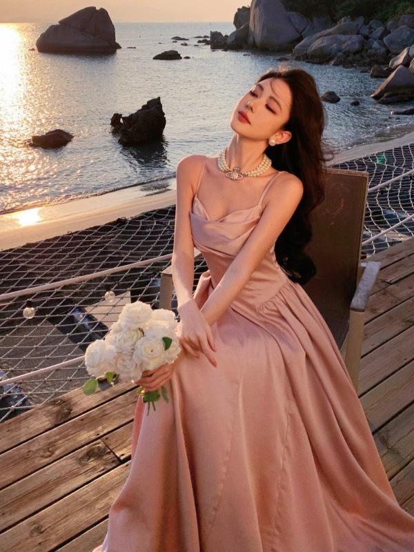 French Waist-Hugging Spaghetti Strap Evening Dress with Full Skirt