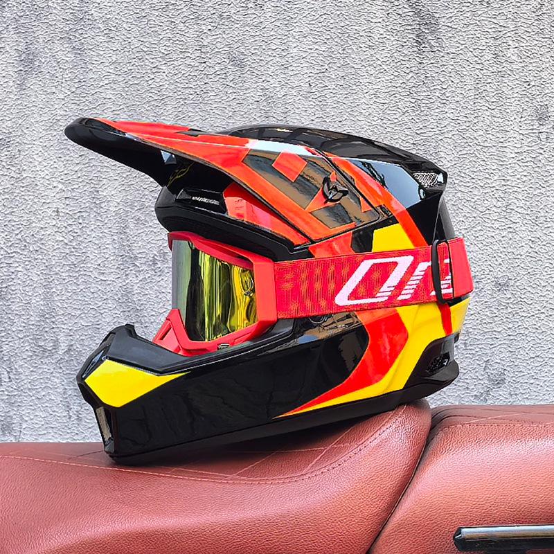 Orz Multi-Purpose Helmet for Off-road, Electric Bicycles, and Mountain Riding - Suitable for Children, Teenagers, Men, and Women.