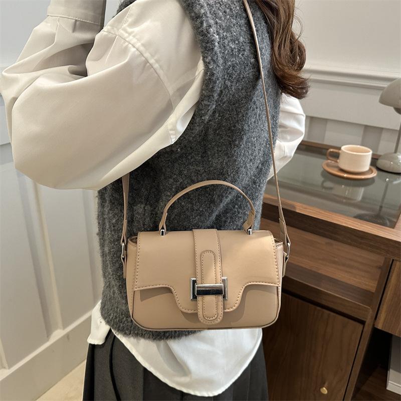 Korean Version Ins Simple and Fashionable Small Square Bag Women's 2025 New Personalized Portable Shoulder Bag Retro Commuter Messenger Bag