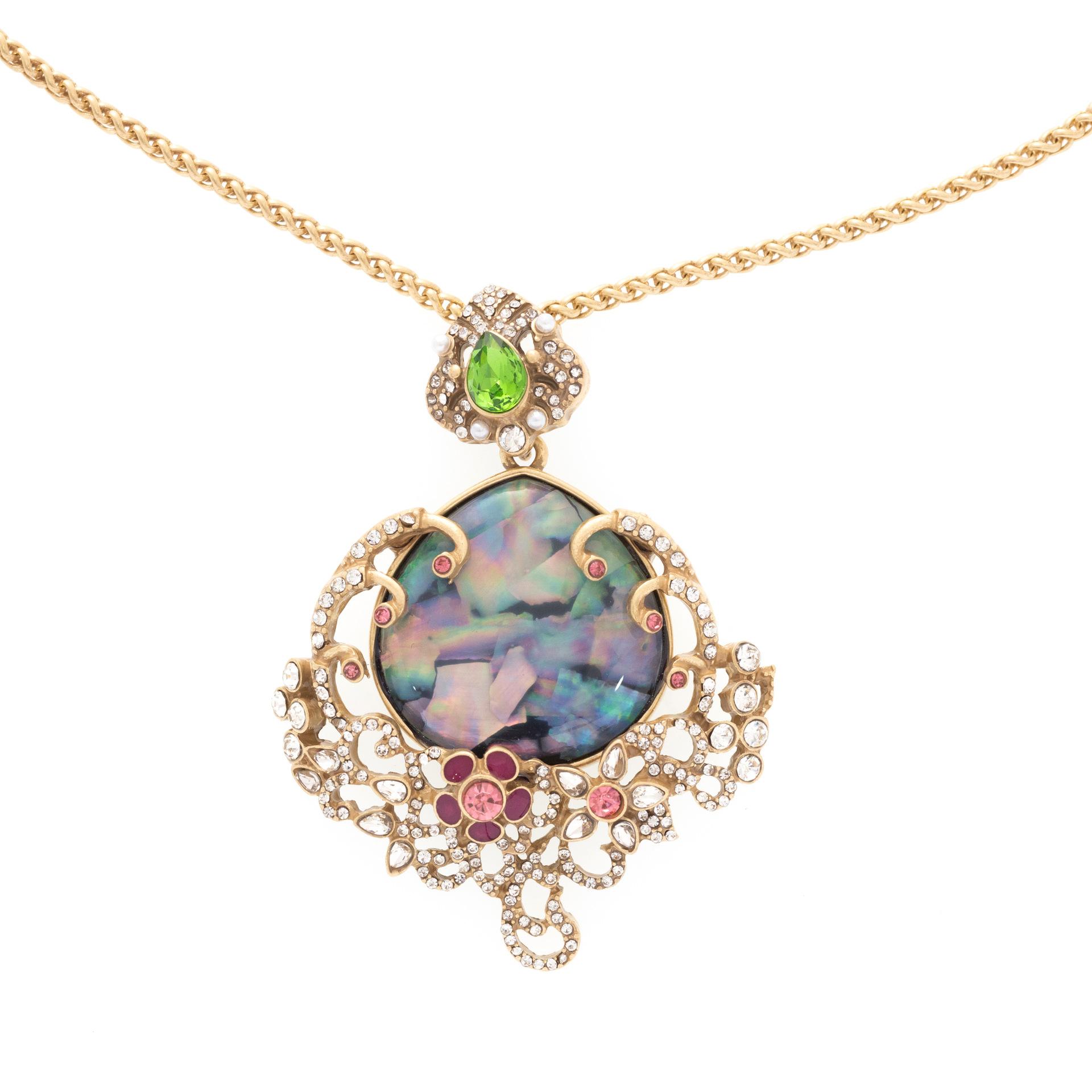 Light Luxury Copper Alloy Shell With Diamonds, Pendant Necklace, Women S Luxury High-End Exquisite And Beautiful Gold Jewelry