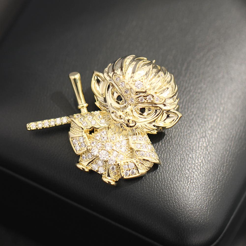 

Chinese Classic Monkey King Brooch Cute Exquisite Golden Little Monkey Pin Male And Female Versatile Animal Zodiac Accessories золотой