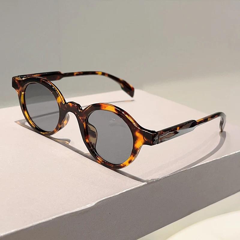 Round Rim Sunglasses Men Vintage Candy Color Outdoor Casual Shades Women New Retro Brand Design Cute Gradient Sun Glasses