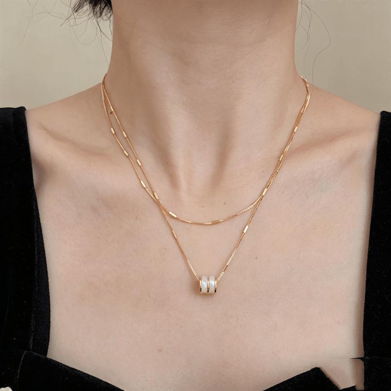 Elegant Mother-of-Pearl Double-Layer Pendant Necklace for Women
