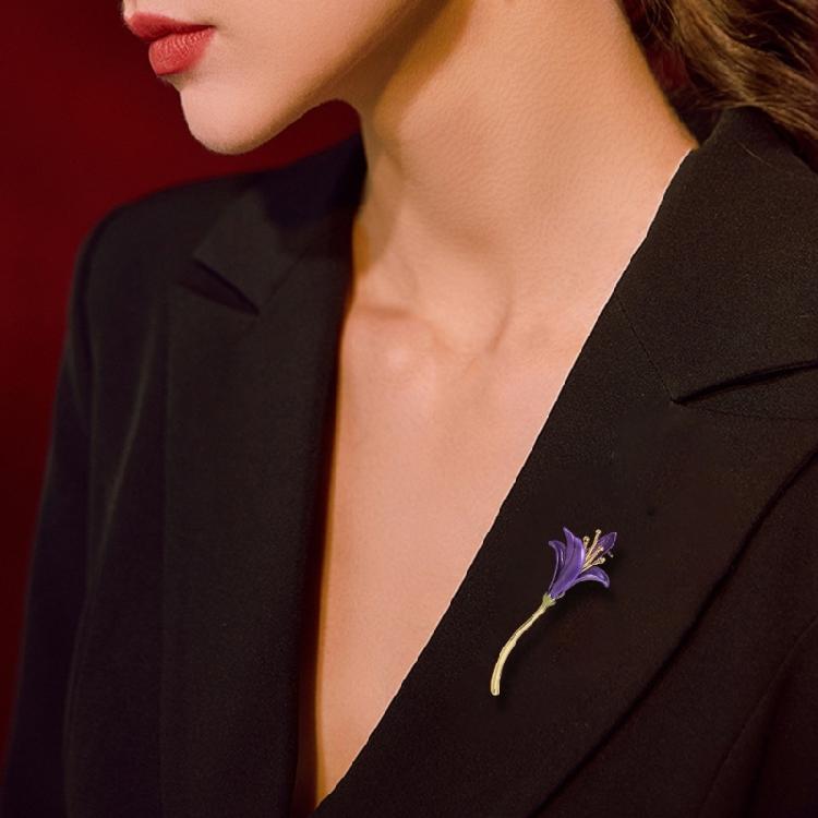 Fashionable Brooch Artistics Daffodil Pattern Alloy Jewelry Accessory for Any Occasion