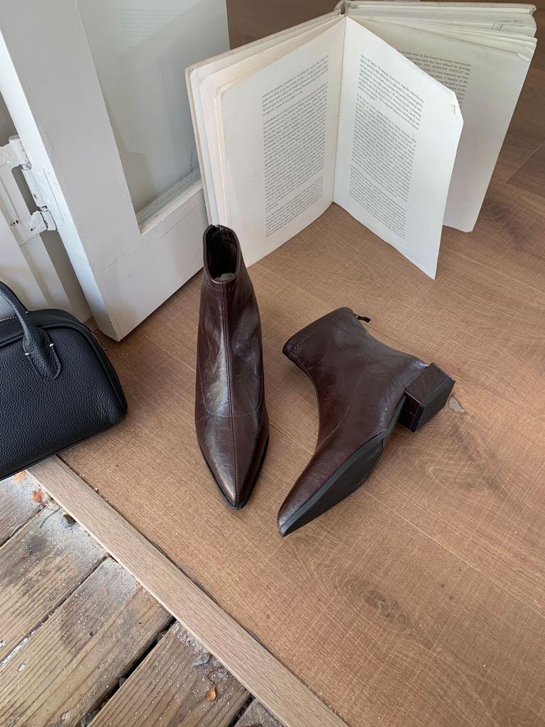 Cowhide version~ Huge good-looking short boots women's autumn and winter pointed season thin elastic thin boots soft leather thick heel Chelsea boots