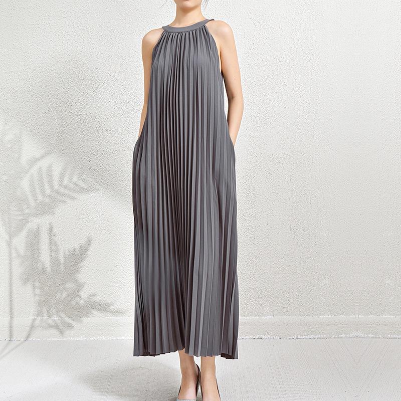 Women's Summer 2025 French Pleat Halter Neck Long Dress - Waist-Slimming High-End Vacation Style