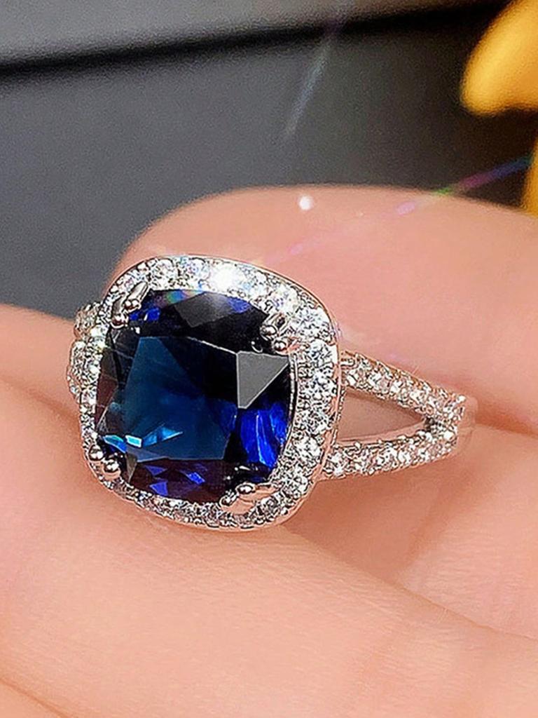 European and American Fashionable Women's Simple and Atmospheric Wedding Ring, Personalized and Creative Sapphire High-end Ring