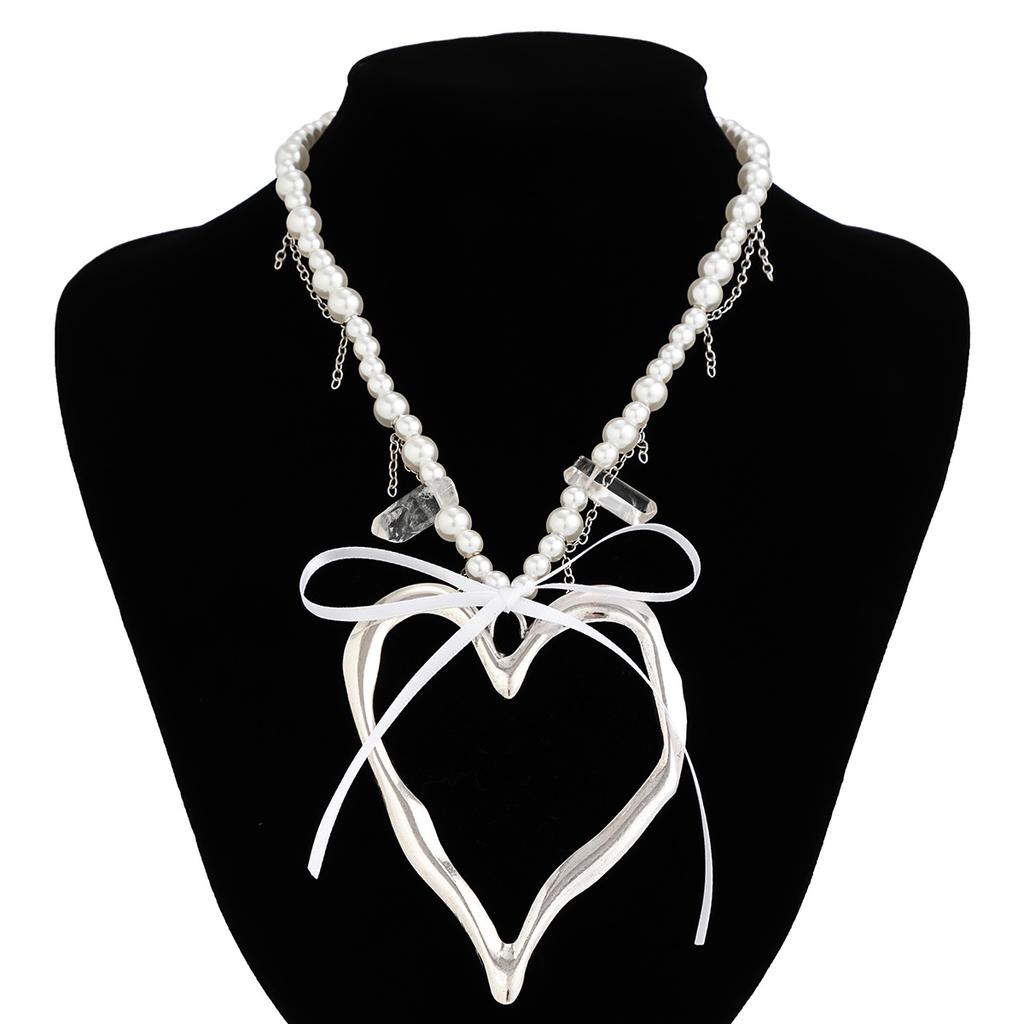 Exaggerated Metal Big Love Pendant Necklace Feminine Sweet Temperament Imitation Pearl Bow Necklace