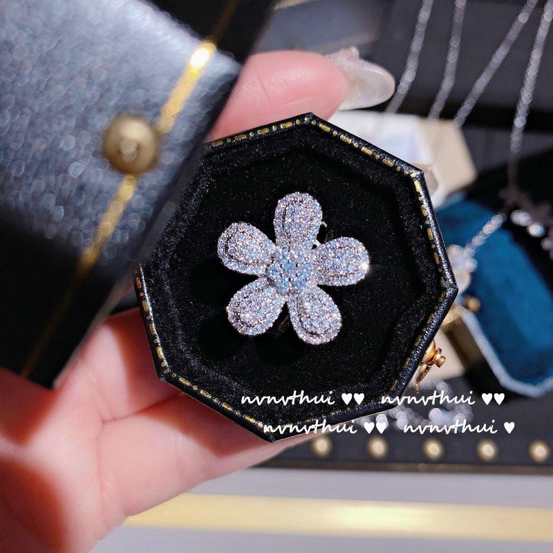 Bright Luminous Flower Gemstone Bracelet, 18K Gold-Plated Snowflake Zircon Full Diamond Flower Daisy Necklace, Earrings.