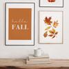 Set da 3 Stampe Murali Arancioni Hello Fall Stampabili, Stampa Foglie d'Autunno, Stampa Zucca Autunnale ad Acquerello, Poster Citazione Autunnale, Decorazioni Rustiche