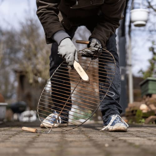 HAZET Wire Brush, 25mm Tall, 4 Rows of Highly Resistant Wire Brushes, Loosens and Removes Stubborn Dirt, and Removes Rust from Automotive and Metal Pa