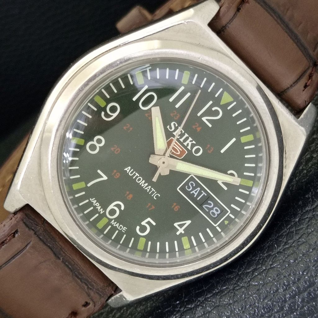 

JAPAN VINTAGE SEIKO 5 AUTOMATIC 7S36A MENS GREEN COLOR DIAL WATCH a701261-5 R206a-a701261
