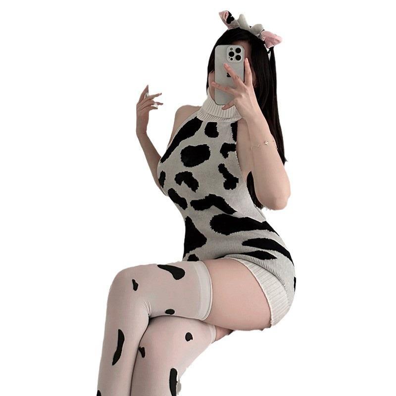 Cute qqny sexy playful uniform cute suit cow cosplay maid seduction three-point pure lust