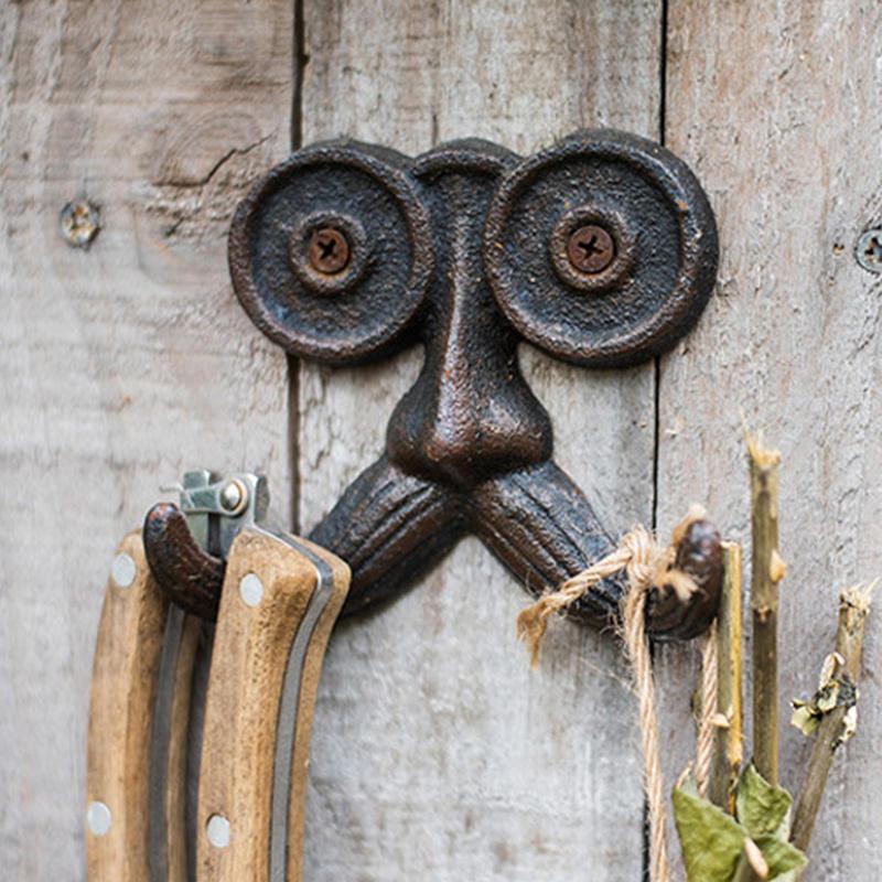 Cast Iron Wall Hooks Heavy Duty Beard Shaped Decorative Hanger Farmhouse Decoration Wall Hooks Gardening Tool Hanger Holder For