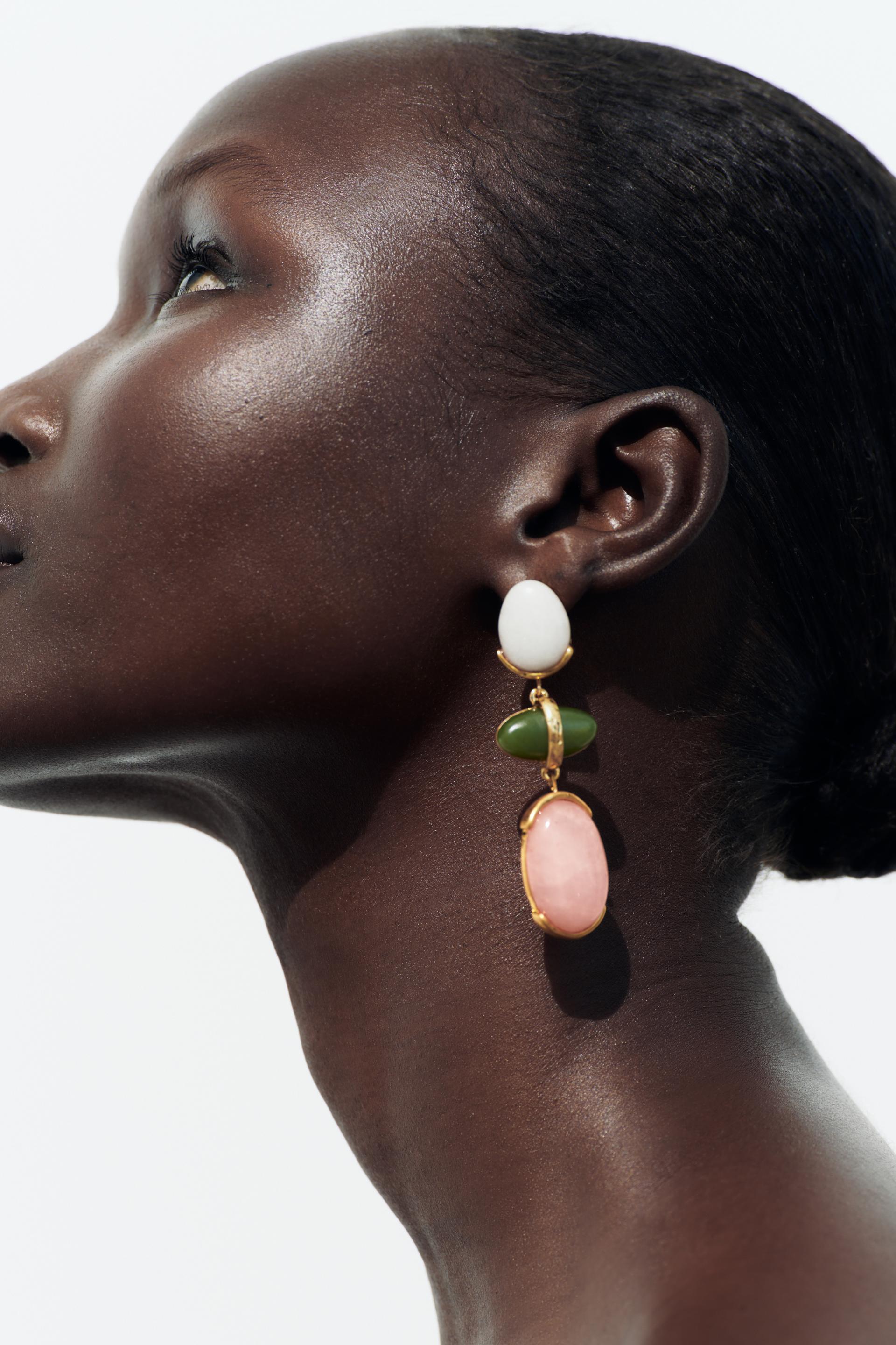 

СЕРЬГИ С ВИСЯЩИМИ КАМНЯМИ