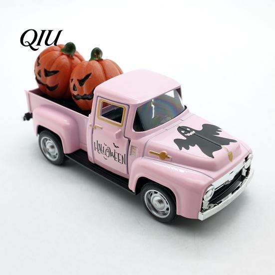 Pickup Truck Decoration Halloween Pick-up Alloy Figurine, Holding Pumpkin Vintage Car Statue, Table Centerpiece Miniature Vehicle Ornament for Holiday