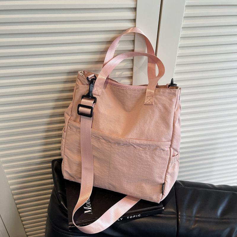 Women's Casual Shoulder Bag Lightweight Versatile Fashion Underarm Commuter Bag Women's Large Capacity Tote Bag Student Party Bag