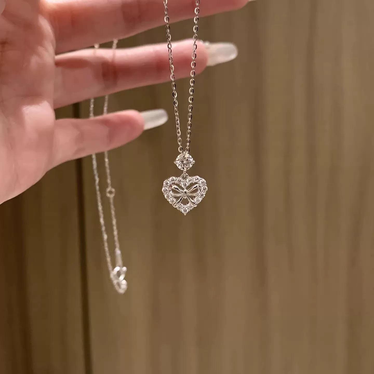 

Romantic Silver Color Heart Pendant Necklace for Girls Women Shining Zircon Bow Necklace Good Friend Fashion Jewelry Gifts