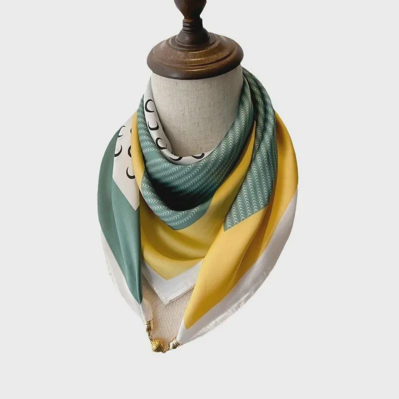 Magnetická spona hedvábný šátek na krk: Trojúhelníkový design pro ženy, 70x70cm, Lehký jarní/letní/podzimní doplněk