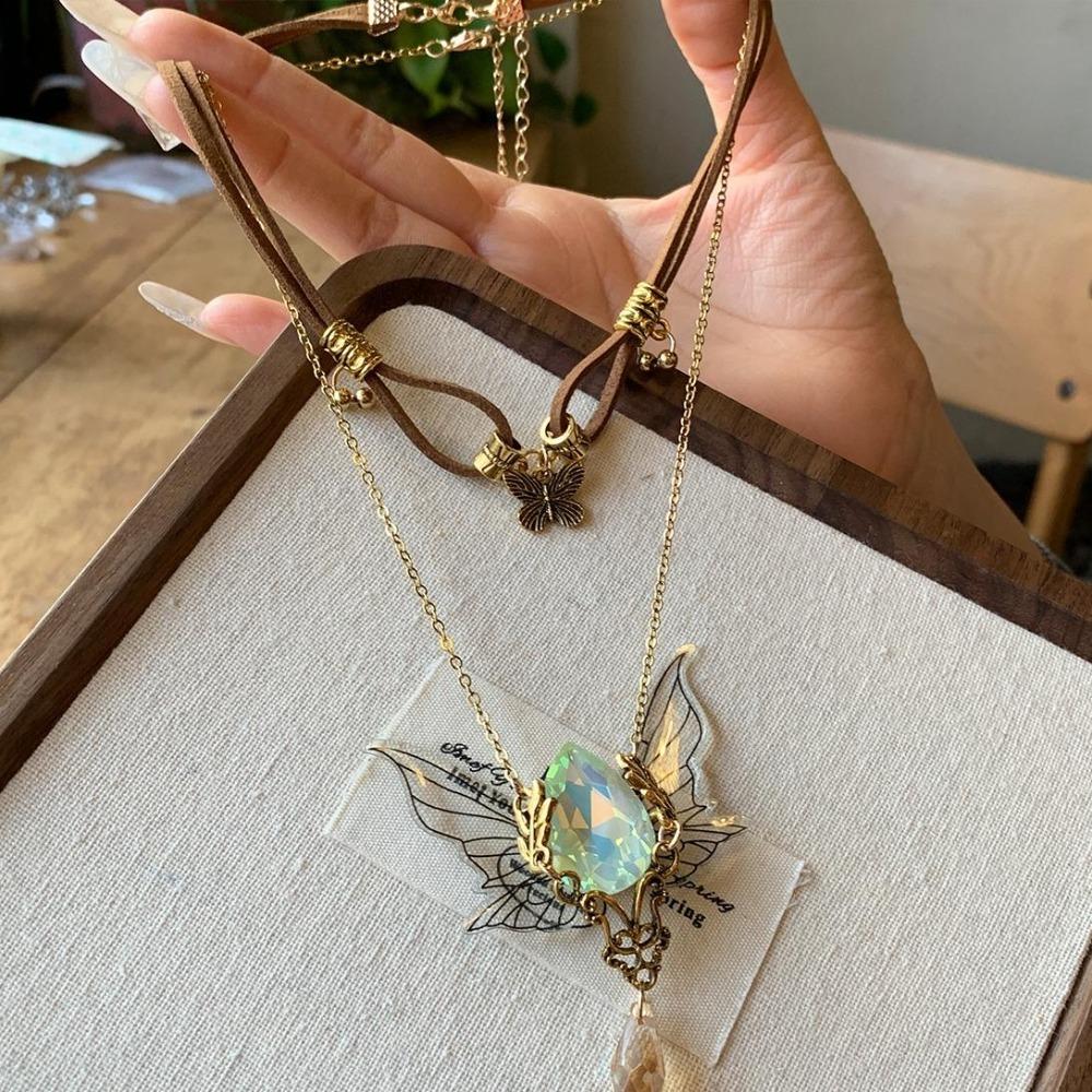 Vintage Butterfly Stacking Choker Crystal Pendant Clavicle Chain Rhinestone Wings Necklace Women