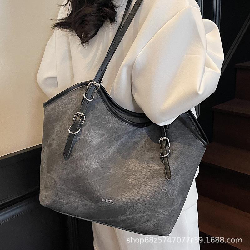 Fashionable Casual Large-capacity Tote Bag Women's 2025 Autumn and Winter New Shoulder Bag for Commuting To Work and High-end Underarm Bag