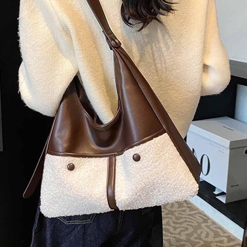 Korean version of fashion niche texture underarm tote bag, new large-capacity lamb wool splicing contrasting color shoulder messenger bag