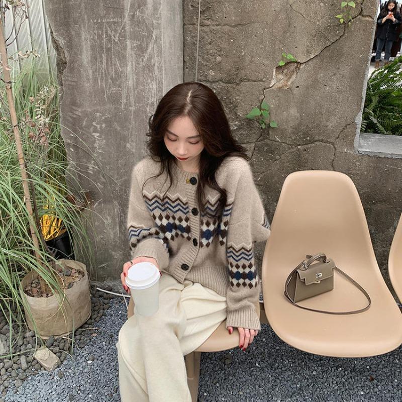 New Autumn Long Sleeve Print Cashmere Sweater Women Fashion Round Neck Loose Knitted Cardigans Jacket Women Elegant Vintage Lady Cardigan Tops 25504