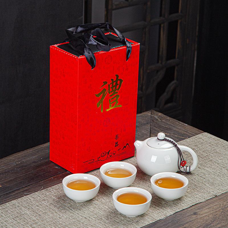 

керамический чайный сервиз, набор из чайника и двух или четырех чашек, сопутствующие небольшие подарки для коммерческой недвижимости