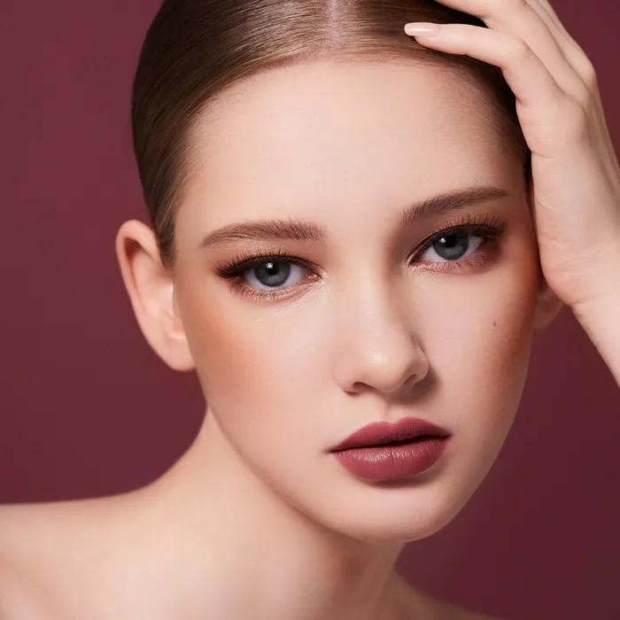 Petal Touch Plumping Lip Velour