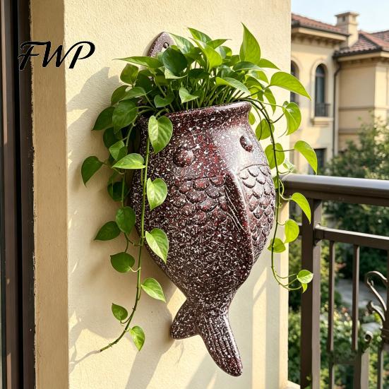 Small Fern Planter Fish Shape Wall Mounted Hanging Flower Pot European Style Decorative for Balcony Outdoor Patio Garden Wall-mounted Plant
