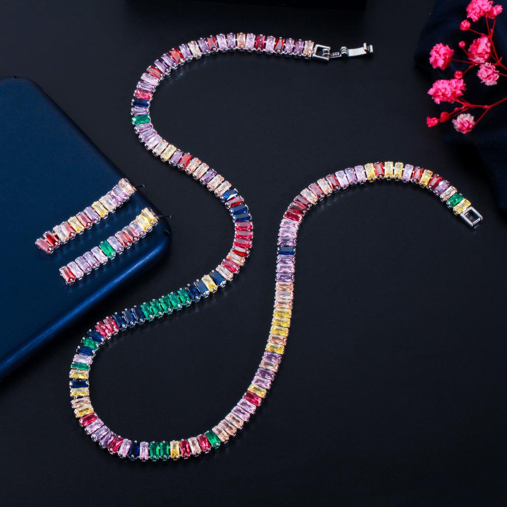 

Ювелирные изделия Ожерелье с радужным цирконом и бриллиантами Комплект ожерелья и серег для гала-ужина