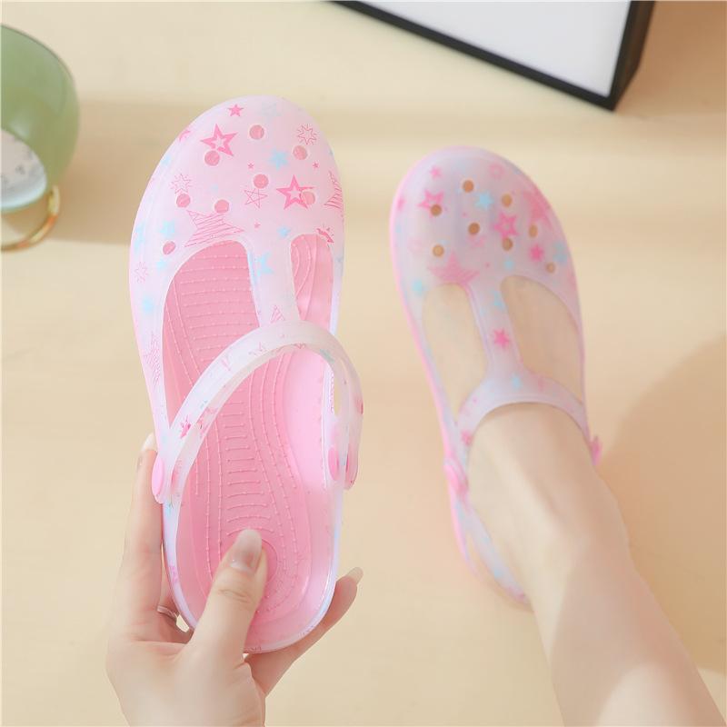 Fashion 2025 Lightweight and Anti Slip Summer Hole Shoes for Women Flat Bottom Cool Outdoor Baotou Large Size Jelly Beach Shoes