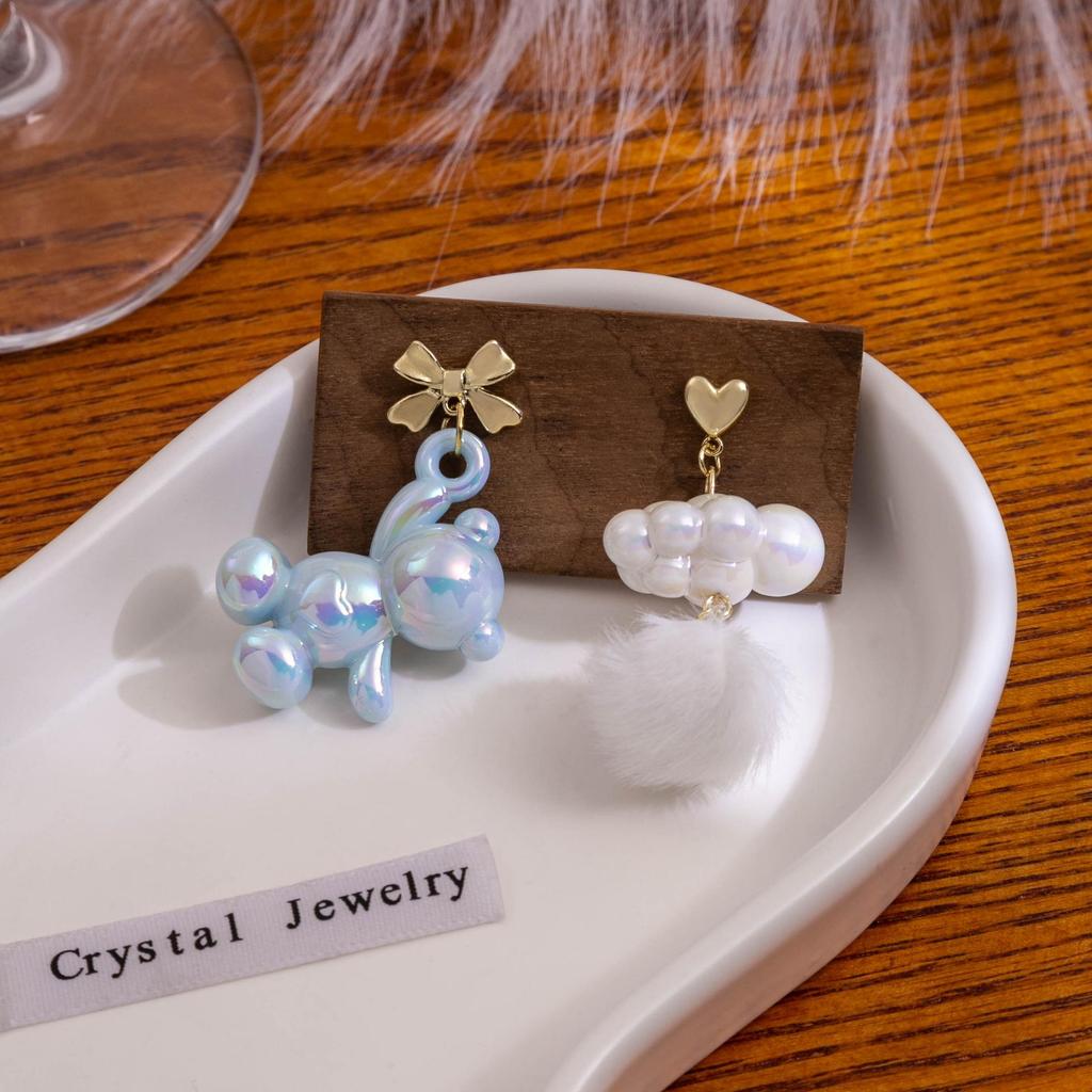 Stříbrné jehly Barevné kreslené medvídky a obláčky Pom-pom Asymetrické náušnice