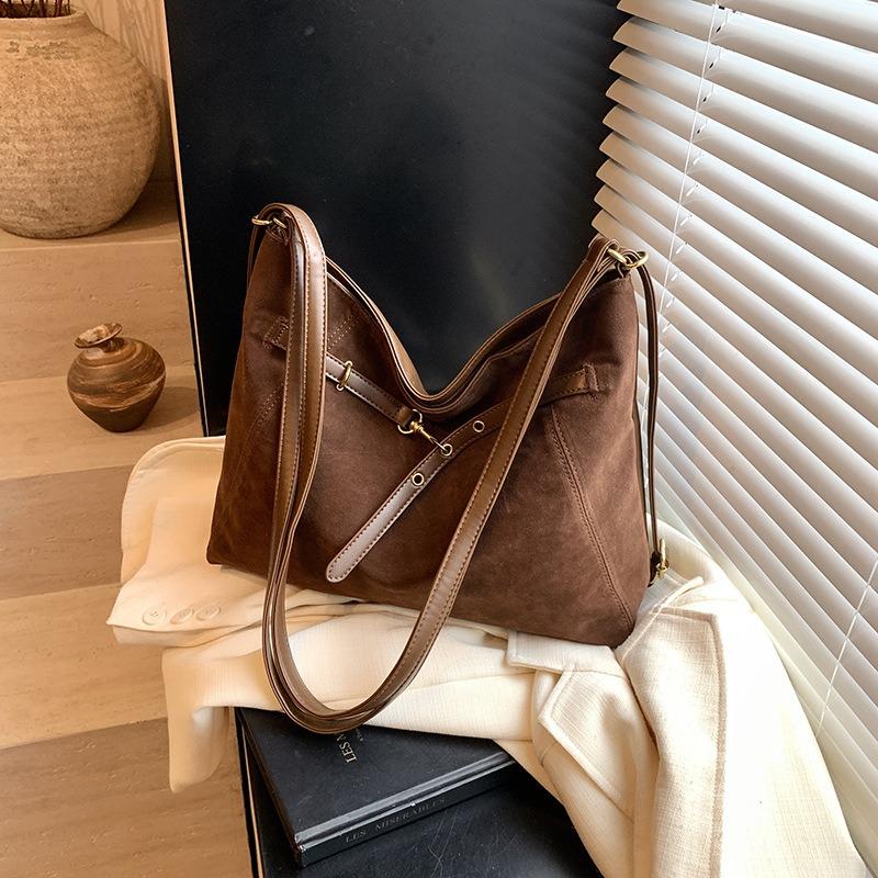 Large Capacity Underarm Bag Women's Commuter Tote Bag New Niche High-end Shoulder Bag Fashion Backpack