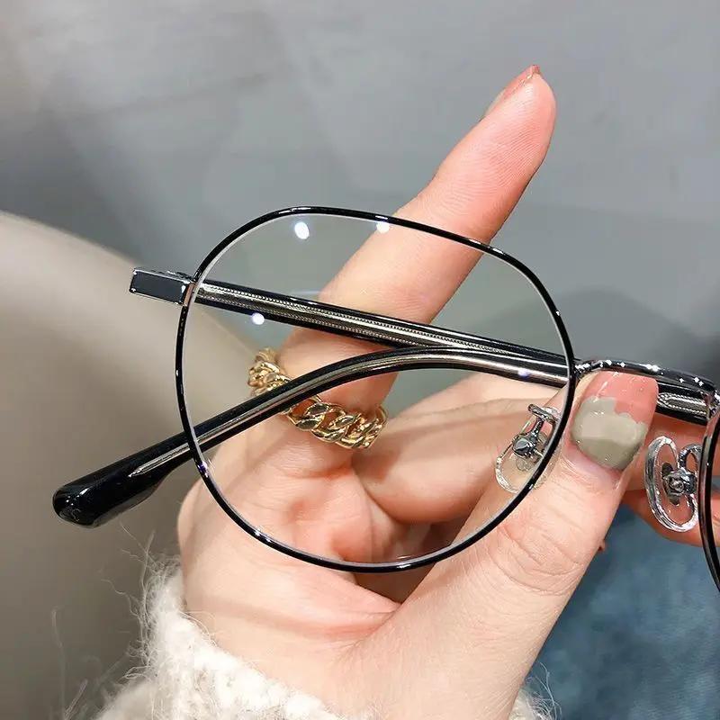 Trendy Anti-Blue Light Glasses Women Fashion Metal Frame Transparent Round Frame Eyewear Optical Computer Eyeglasses