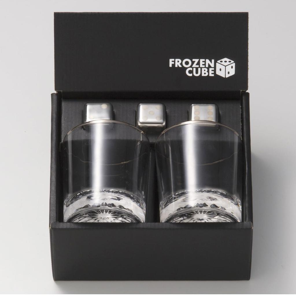 Set med 3 frysta kuber (200 ml vardera) och ett par glas tumblers/whiskyglas med rostfria icke-smältande isbitar (FC-4004A)