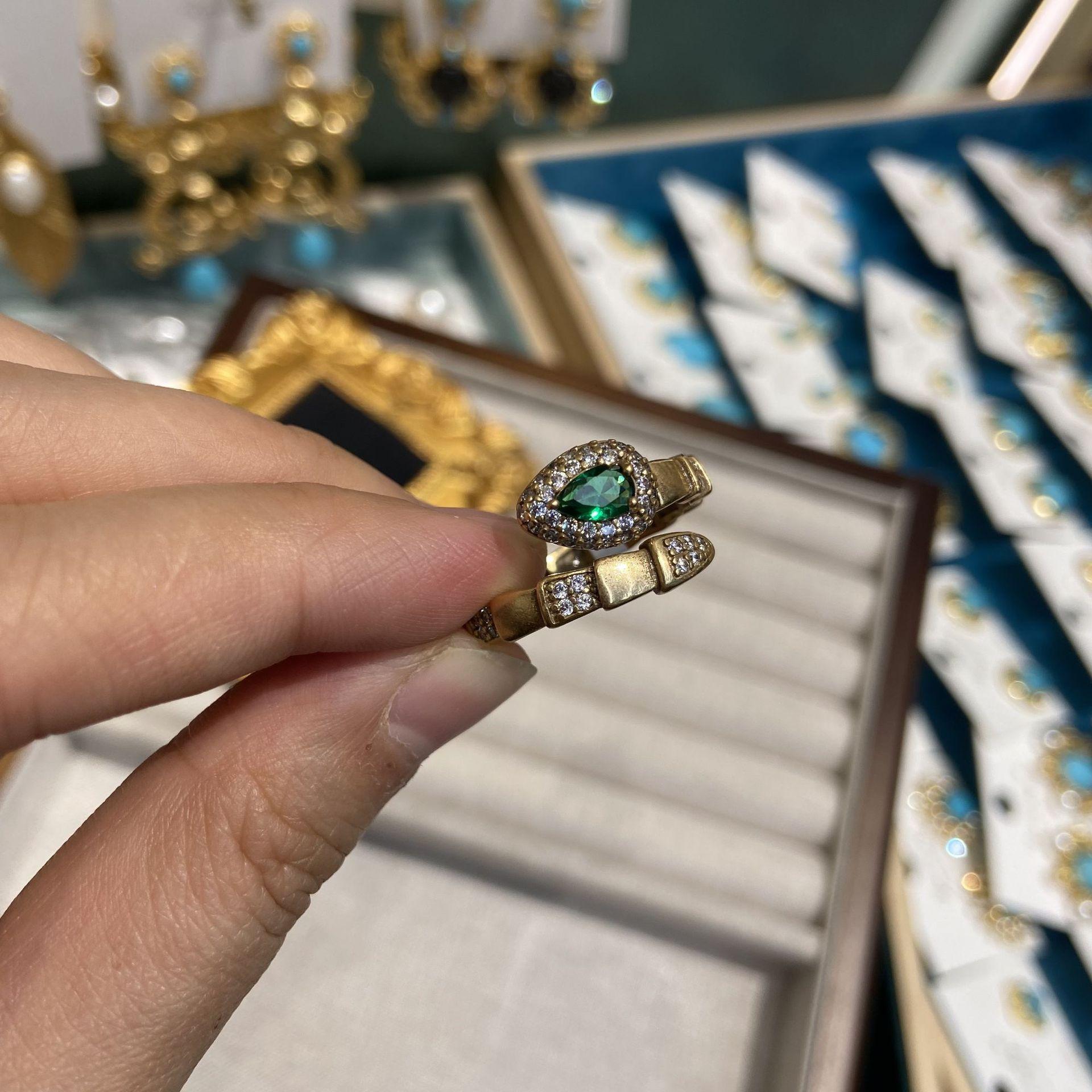 

Кольцо Baojia Fa из старинного золота в виде головы змеи с бриллиантами, высококачественный нишевый дизайн, универсальное изысканное открытое кольцо