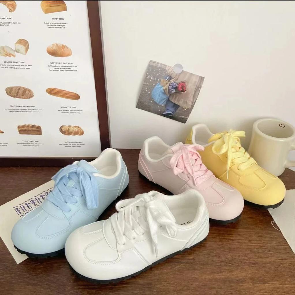 2024 Explosive New Autumn Lightweight Women's Soft Sole Casual Retro Board Shoes Sneakers Women