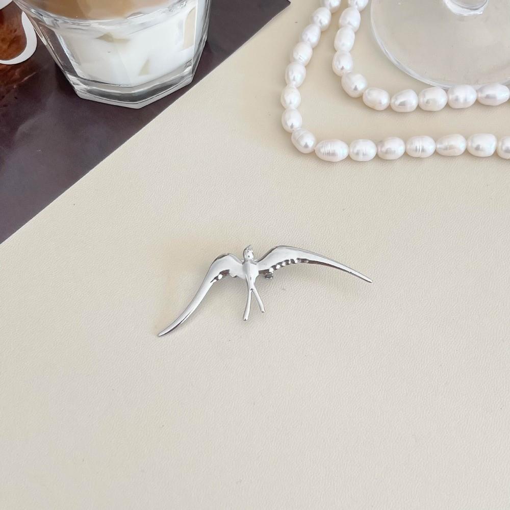 Copper Swallow Brooch Stainless Steel Birds Badge Exquisite Peace Dove Pin Suit Accessory