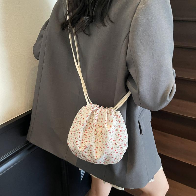 Summer New Casual Shoulder Bag Sweet Bucket Bag Commuter New Niche Light Fashion Messenger Bag Women
