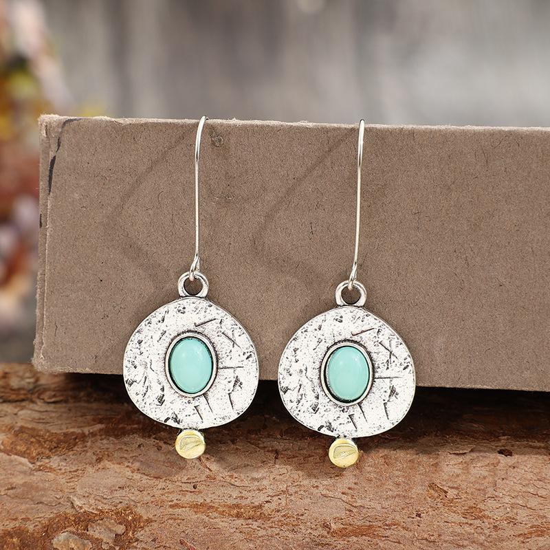 Vintage Oval Inlaid with Green Stones Earrings Ethnic Silver Color Metal Carving Pattern Dangle Earrings for Women Jewelry