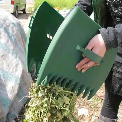 1 Pair Leaf Scoops Hand Rakes Leaf Grabber Collector Light-weight Leaf Scoop with Jagged Teeth for Picking Up Leaves Twigs Grass